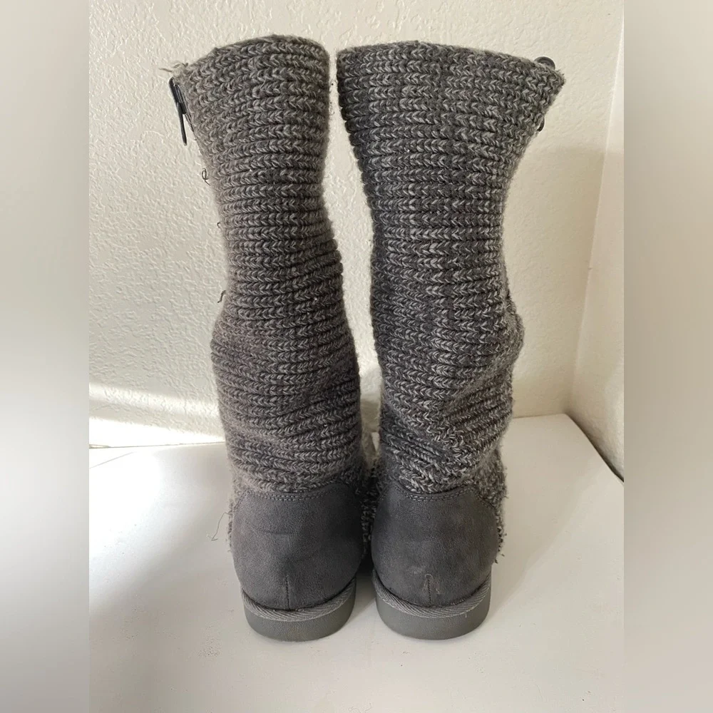 SO Women Cozy Gray Knit Boots side zip size 7